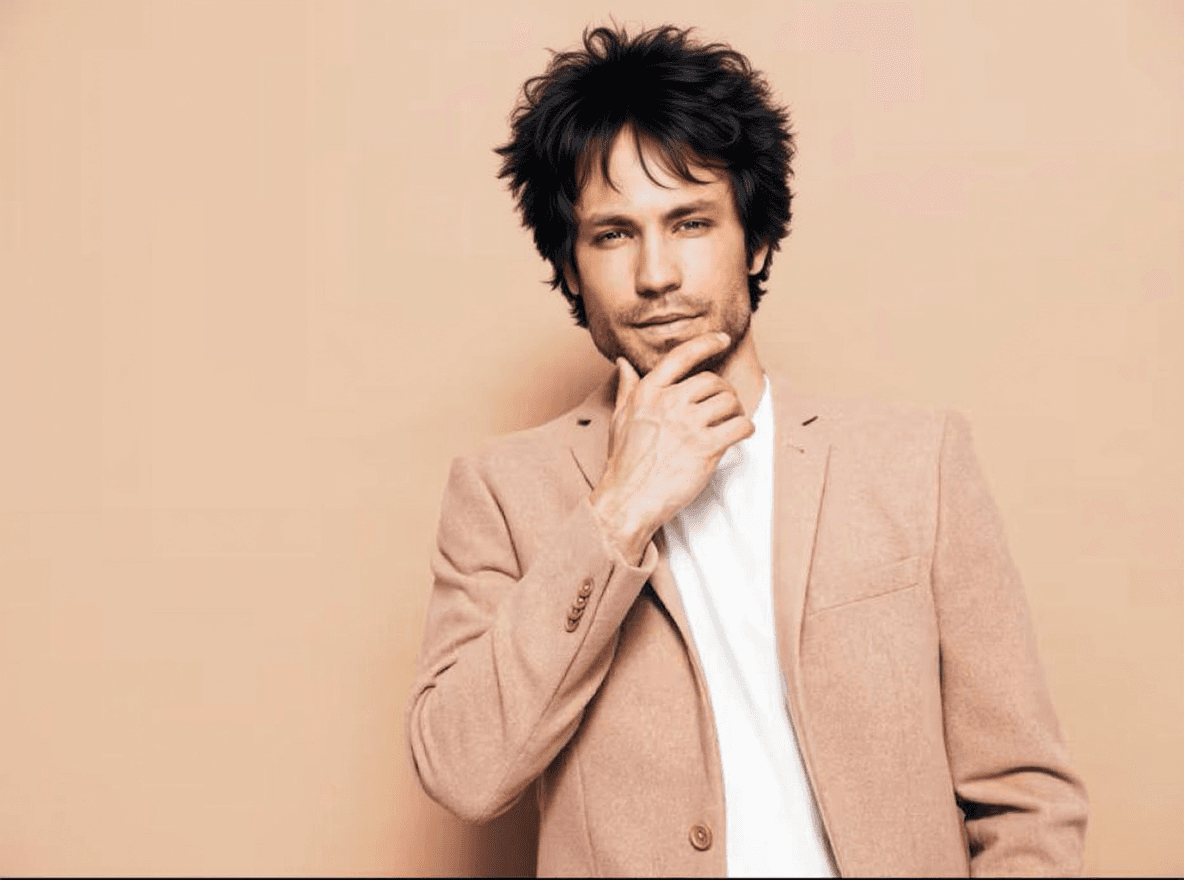 Shaggy layers example: medium-length choppy layers with tousled texture